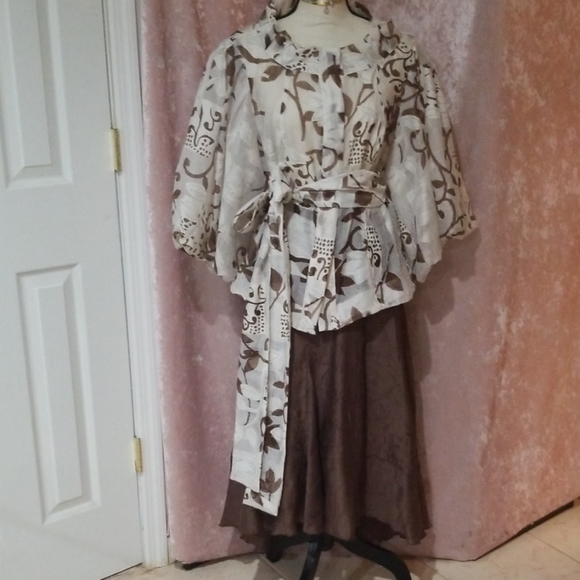 2 piece Set - Picture 1 of 9